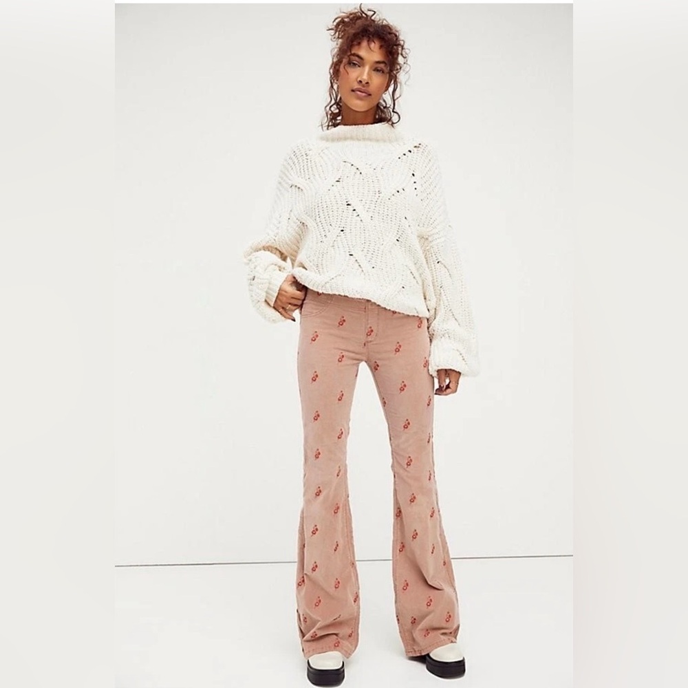 Free People Embroidered Pull On Cordoury Flare Jeans SZ 28 Boho Western Stretch